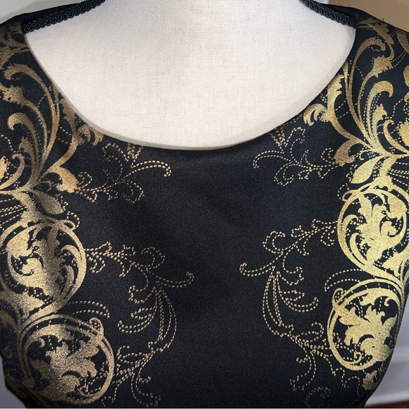Gorgeous Gold embossed design on Black Mini Cocktail Dress with side Zip🔥🔥🔥 - Picture 5 of 10